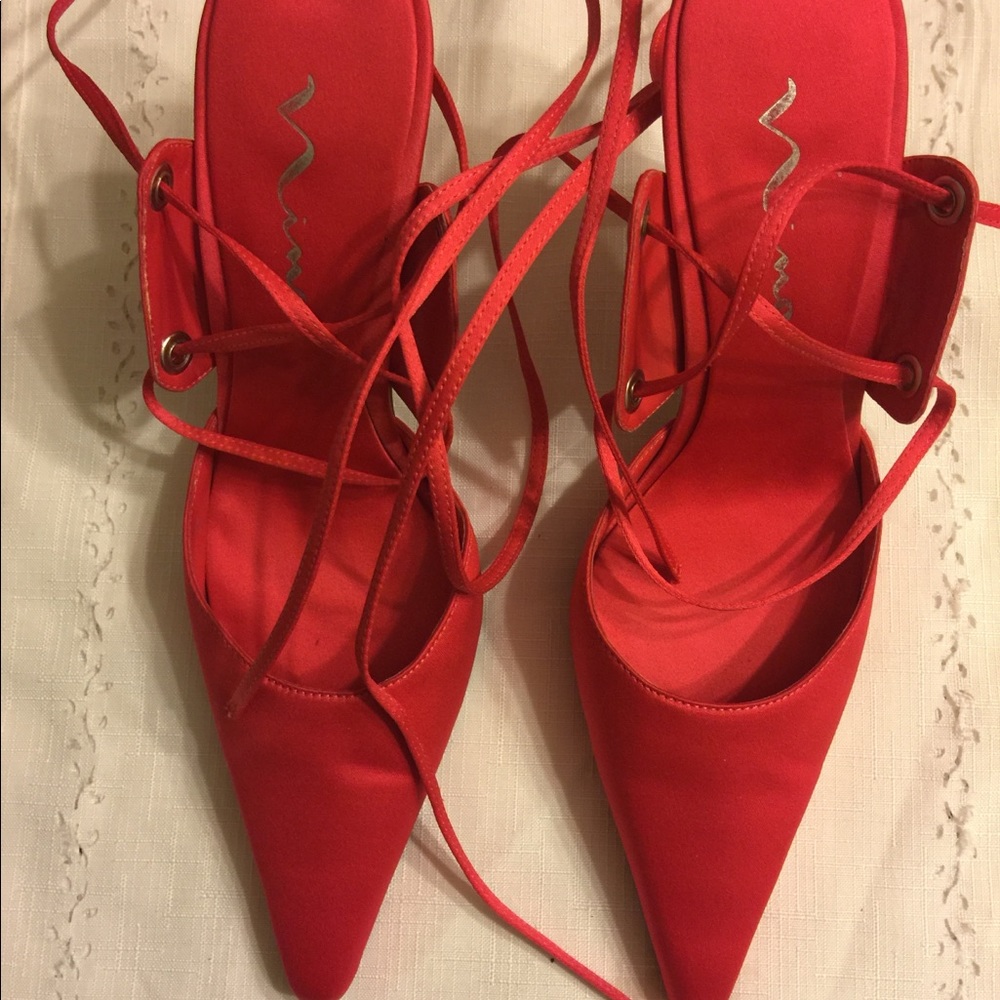 Red heels - Picture 3 of 3